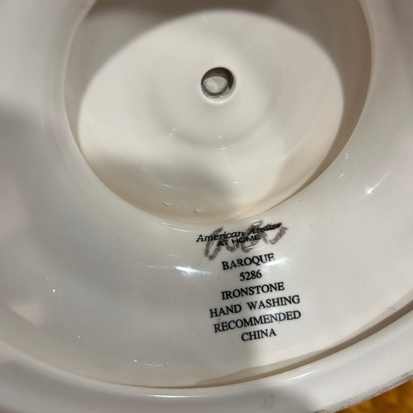 American Atelier Athena 5166 Ironstone covered cake plate - Picture 5 of 5